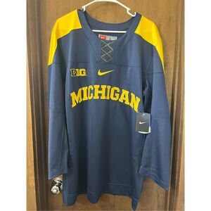 NWT Nike MICHIGAN Hockey Jersey - Large